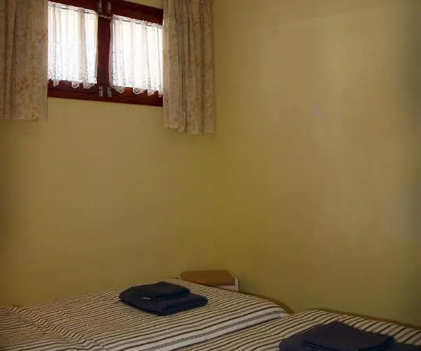 Cosy Close To The Beach!