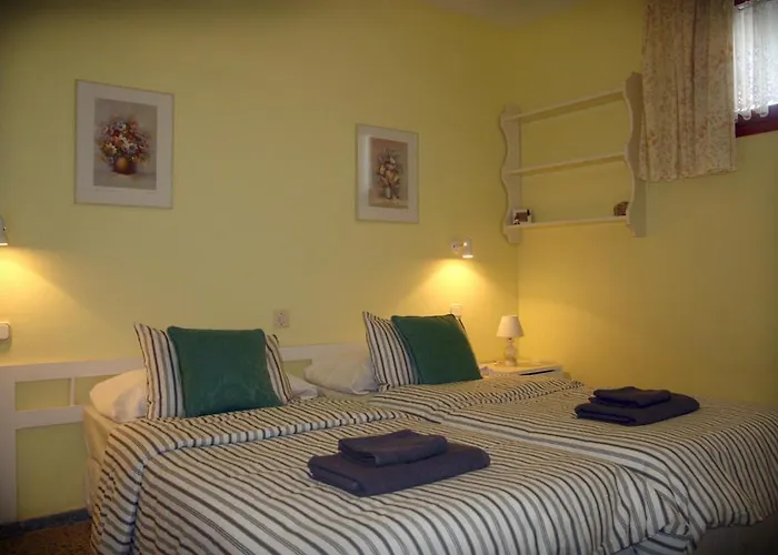 Cosy Close To The Beach!