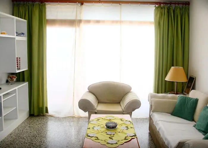 Cosy Close To The Beach! דירה