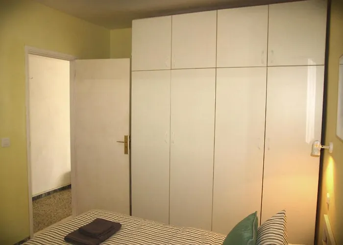 Cosy Close To The Beach! *