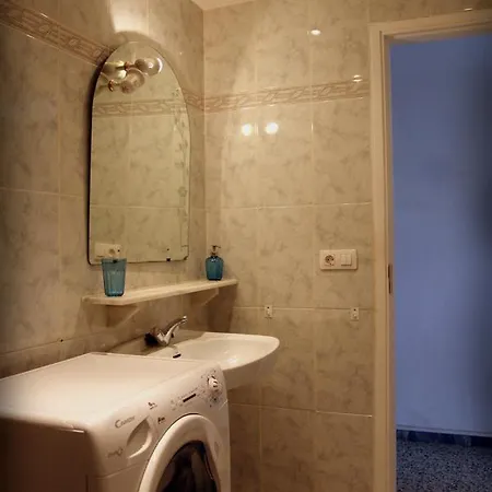 Cosy Close To The Beach! *